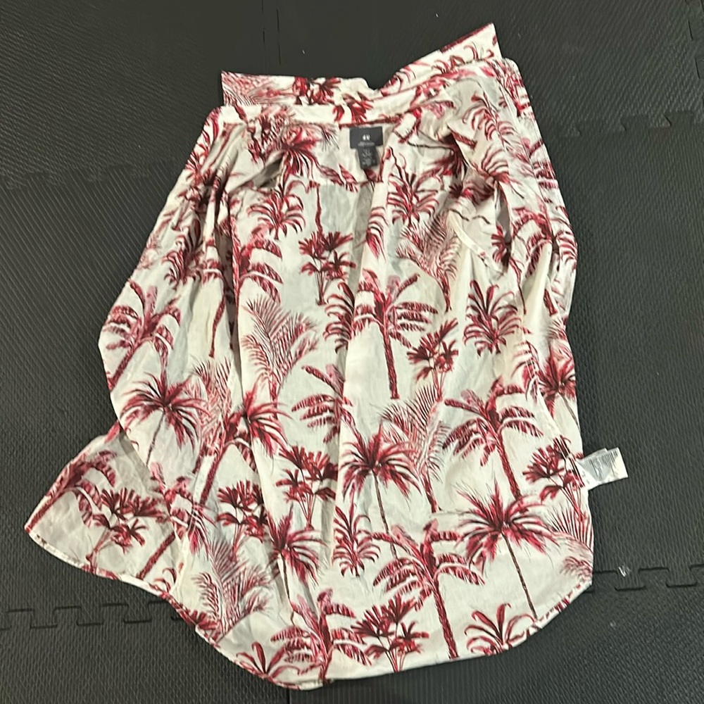 Red bottom up shirt from H&M, palm tree graphics